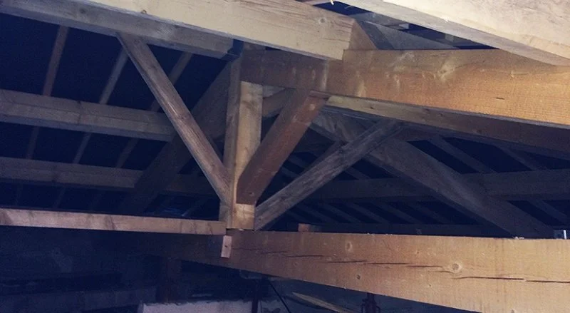 Pose d’une charpente neuve sur un immeuble de bureaux — photo 6 sur 10 — CEG TOITURE