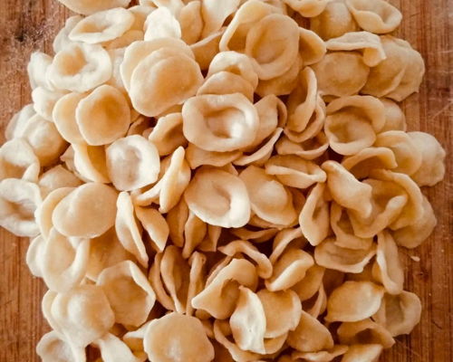 Corsi di cucina Altamura: Mani in Pasta: tra Orecchiette e dolci di mandorle