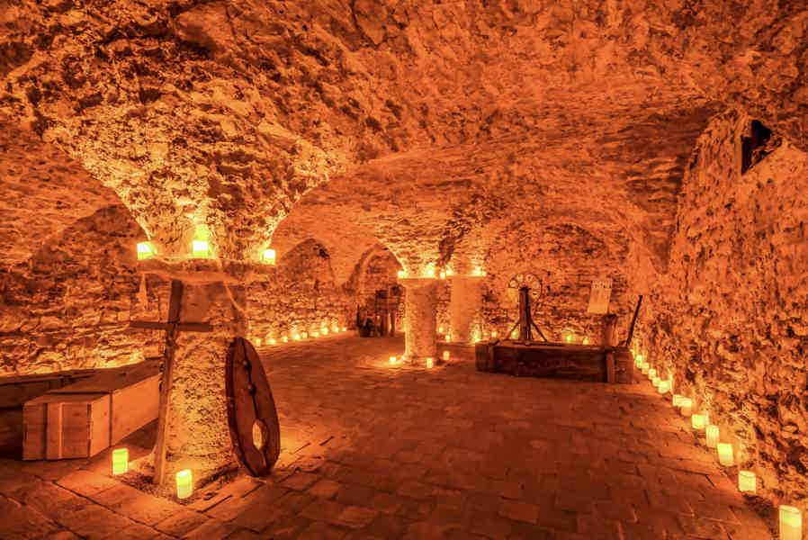 Prague: Old Town, Medieval Underground & Dungeon Tour - photo 3