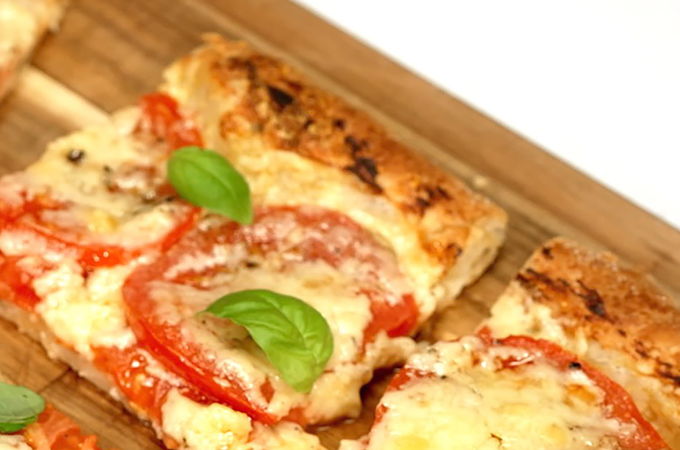 Tarte aux tomates et au cheddar