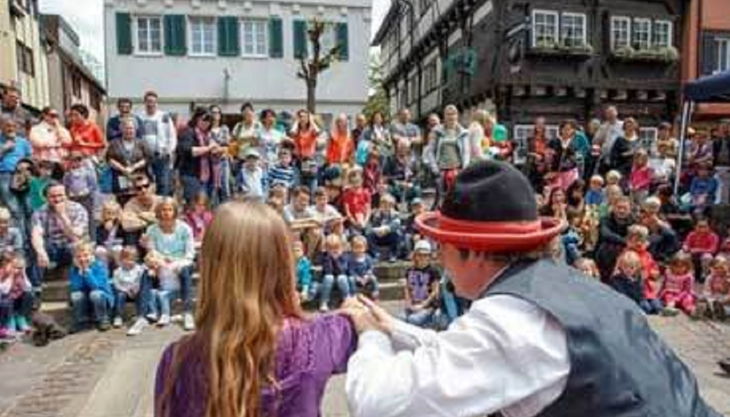 clown zappo zauberei mit kind