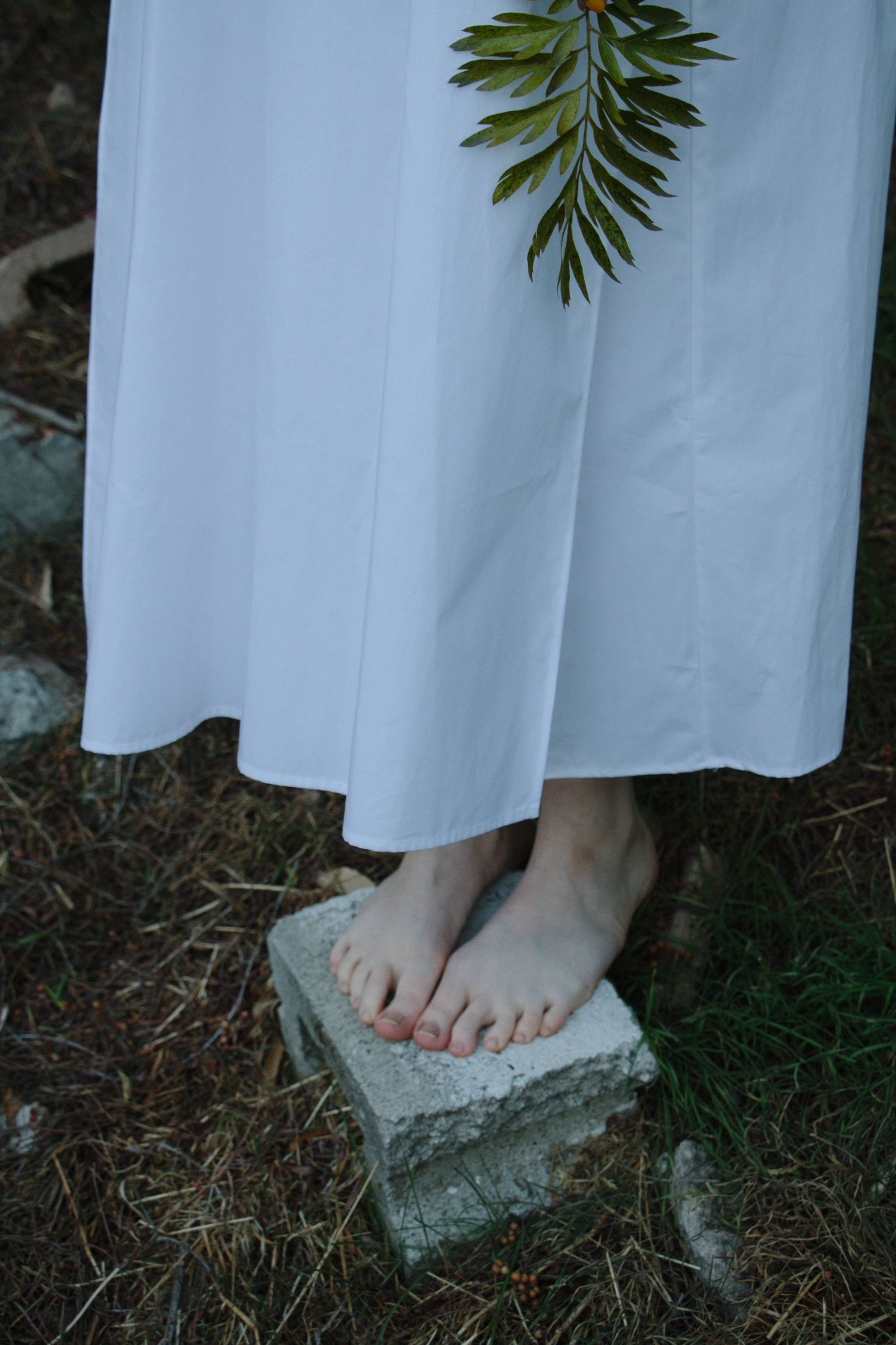 white poplin dress- hlorenzo melitta baumeister editorial spring summer eighteen