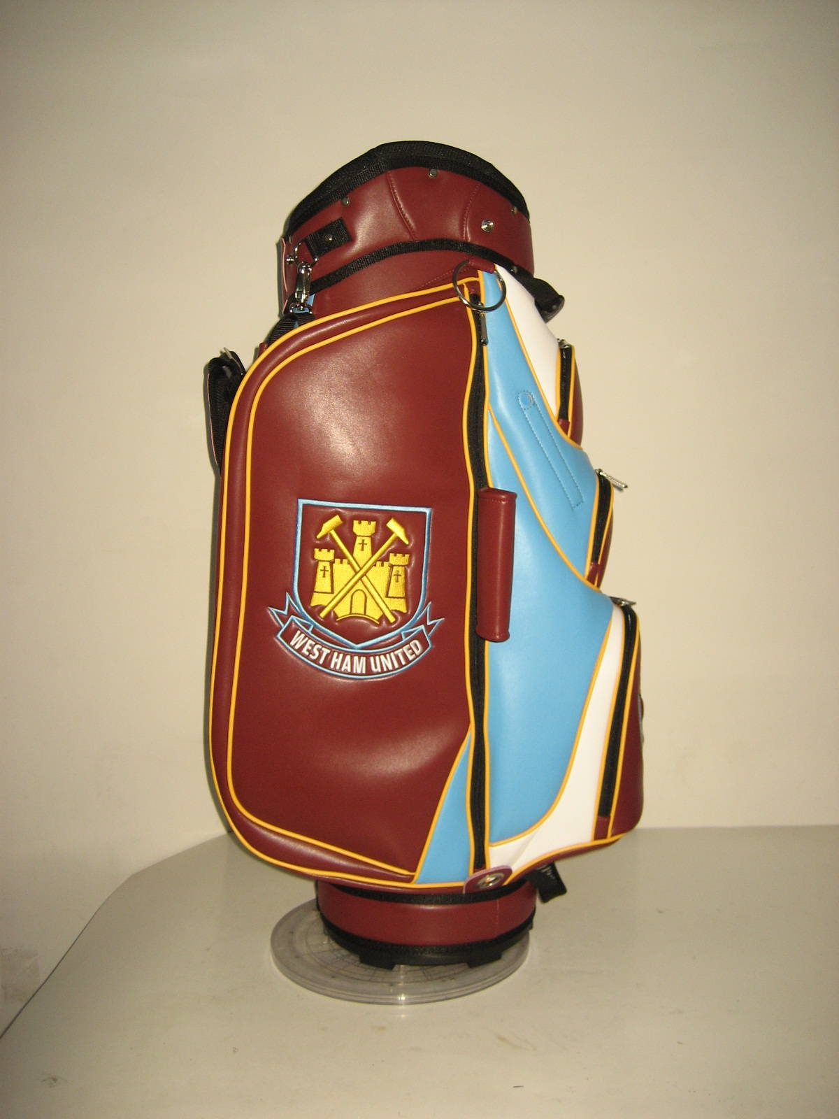 Customised football club golf bags by Golf Custom Bags 10