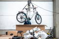 Un velo electrique dans l'entrepot Upway