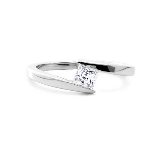 engagement ring with curved stem with diamond in white gold