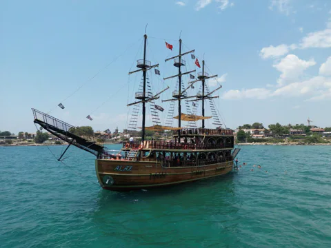 Side: Party Boat Tour with Lunch, Foam Party, and Swim