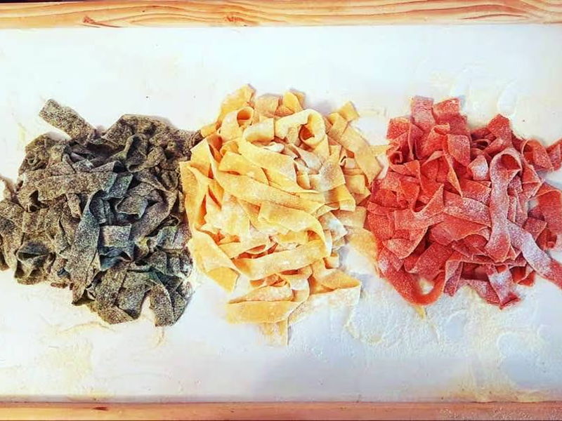 Cooking classes Como: Tricolor pasta and tiramisu: authentic Italian cuisine