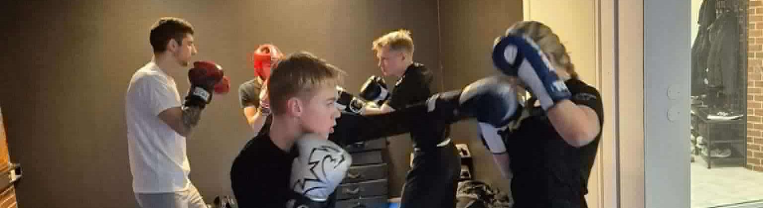 Barnetime kickboksing / kickboxing for kids