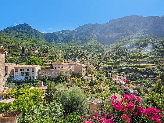  Balearen
- Haus zum Kauf in privater Lage mit traumhaftem Meerblick in Deià auf Mallorca