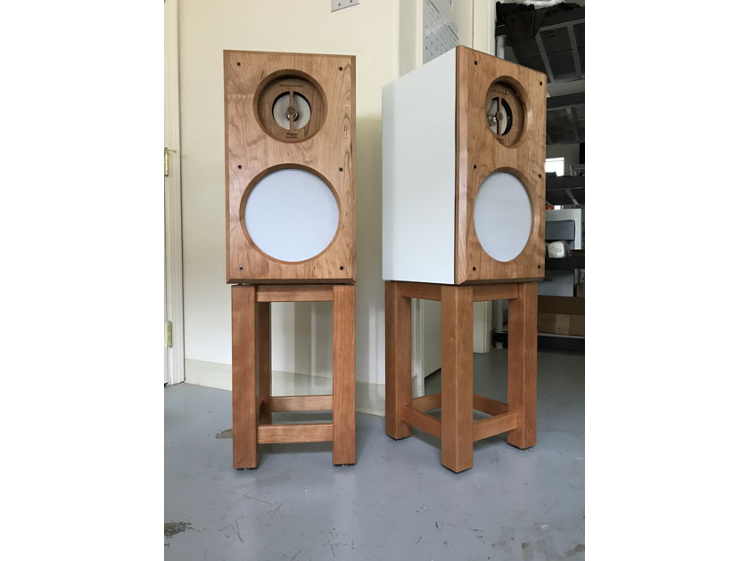 VIKING ACOUSTICS  BRITON "Hybrid" (point-source) Monitor