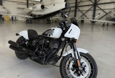 2024 INDIAN SPORT CHIEF motorcycle for rent near Irving, TX
