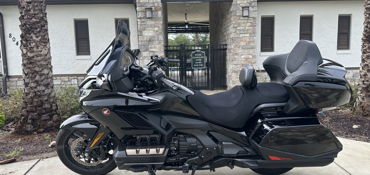 2023 HONDA GOLD WING AUTOMATIC DCT motorcycle for rent near Orlando, FL