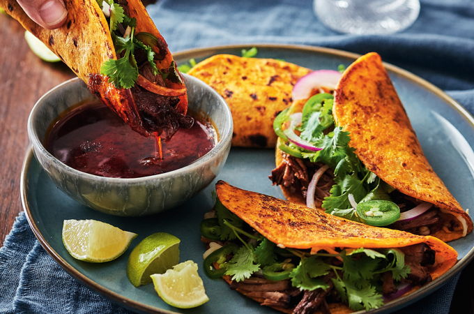 Tacos au boeuf braisé et au fromage (quesabirria)