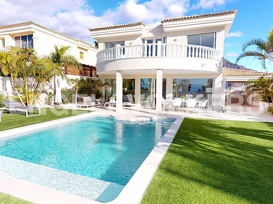  Коста Адехе
- Property for sale in Tenerife: Villa for sale in Golf Costa Adeje, Costa Adeje, Tenerife South