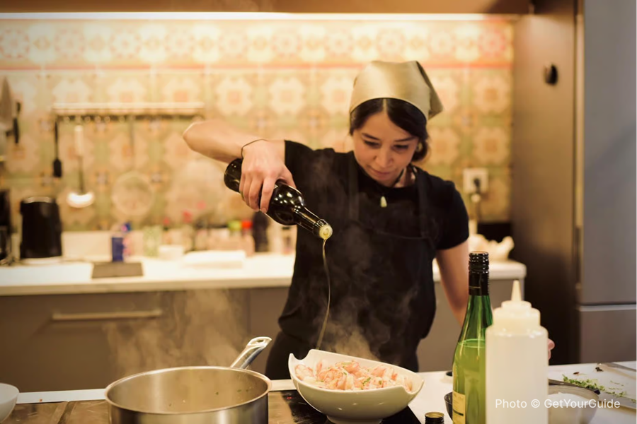 Barcelona: Tapas Walking Tour with Food, Wine, and History - photo 5