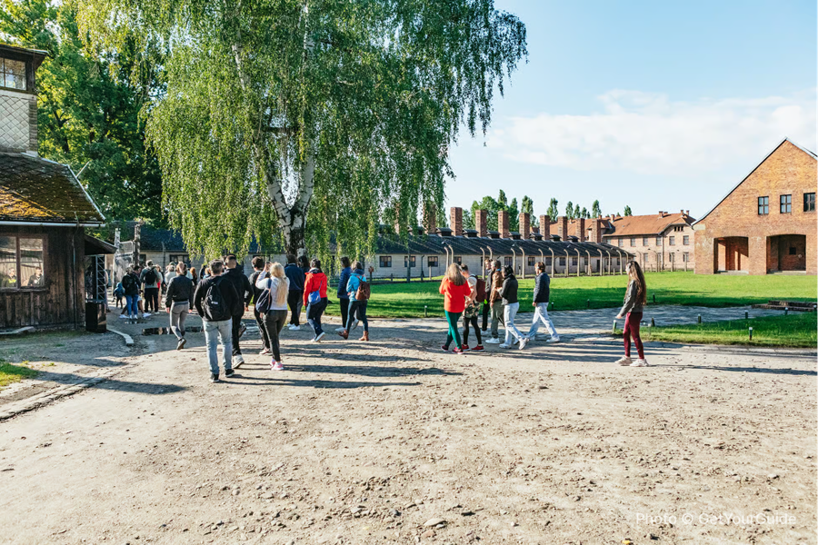 Early Morning Guided Tour from Meeting Point to Auschwitz (Special Offer) - photo 3