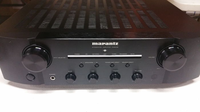 Marantz PM8005 integrated amplifier