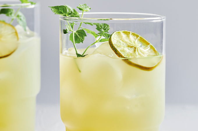 Limonade lime, coco et menthe