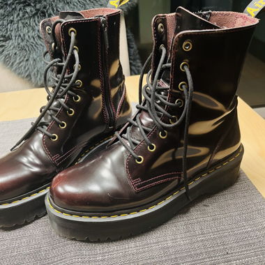 Dr. Martens Plateau Stiefeletten