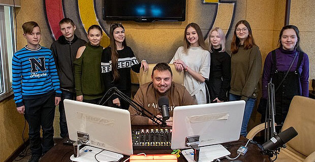 Тульские юнкоры побывали в гостях у радиоведущих ГК «Медиа Траст» - Новости радио OnAir.ru