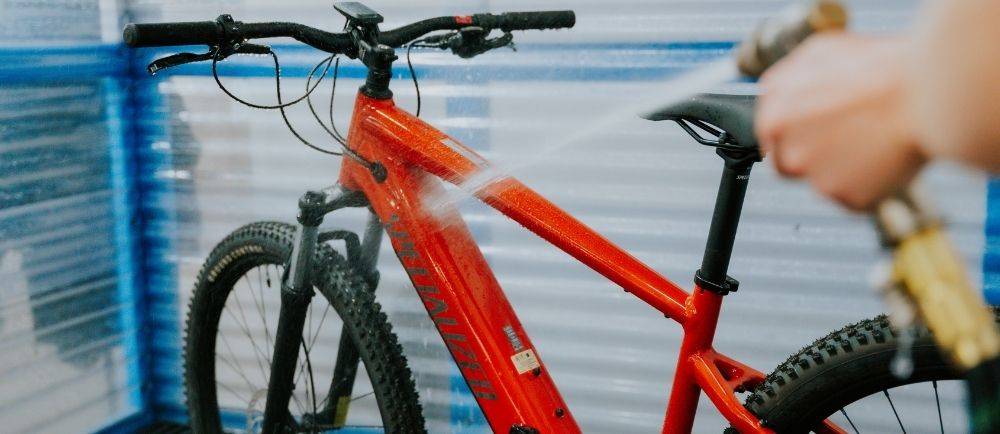 Specialized Turbo Tero in bike wash