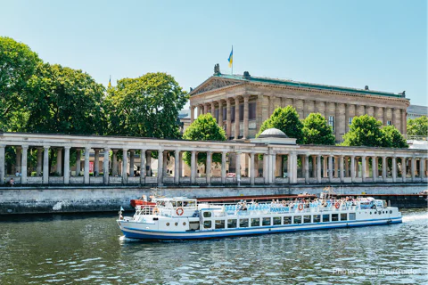 1-Hour City Boat Tour with Audio Guide