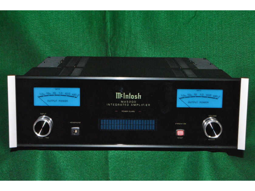 McIntosh MA5200 Integrated amp