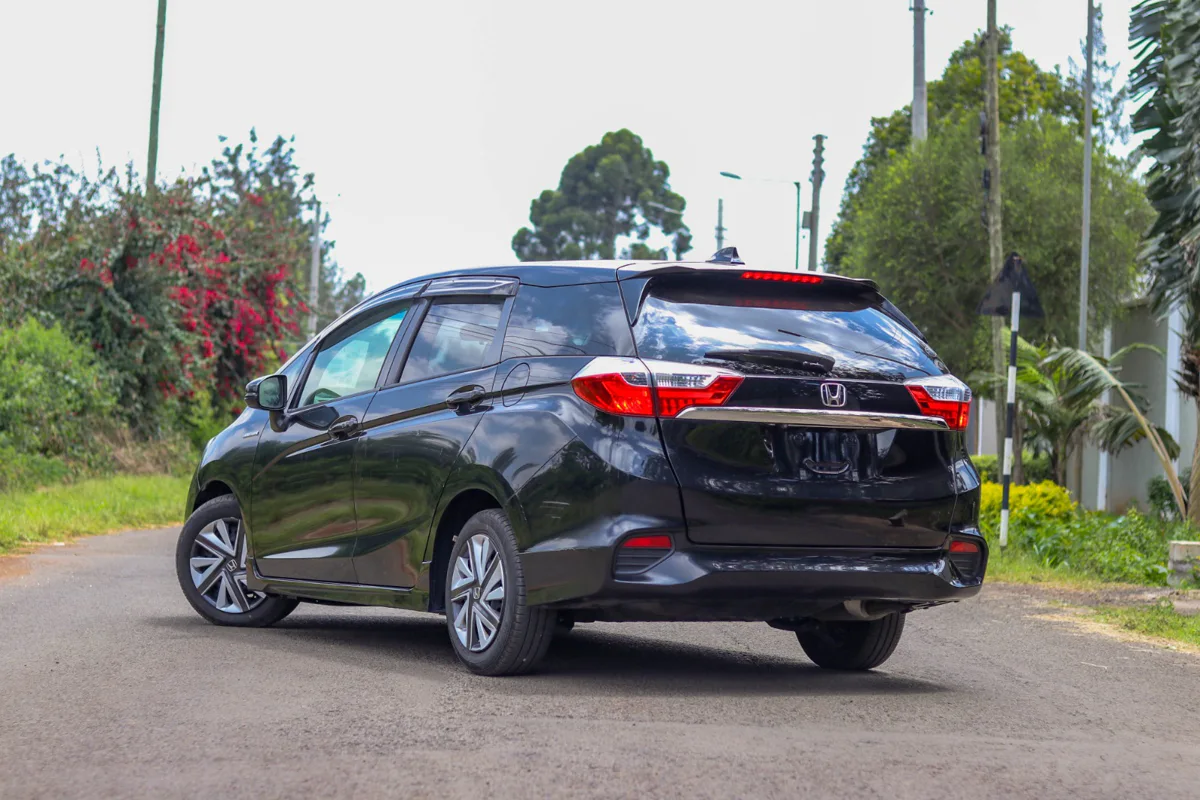 2016 Honda Fit Shuttle — Royal Max Motors — photo 2 of 12