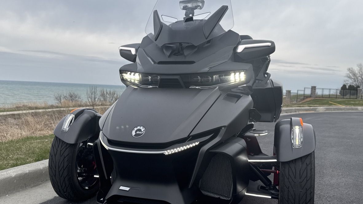 CAN-AM SPYDER RT LIMITED for rent near St Francis, WI