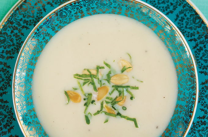 Crème de chou-fleur, roquette et amandes