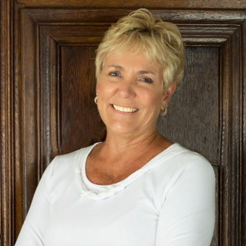 Cynthia  White