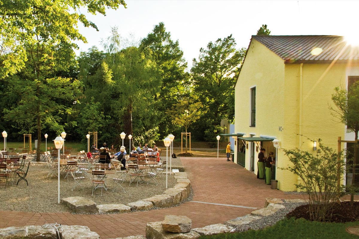 Biergarten im Berger's Park