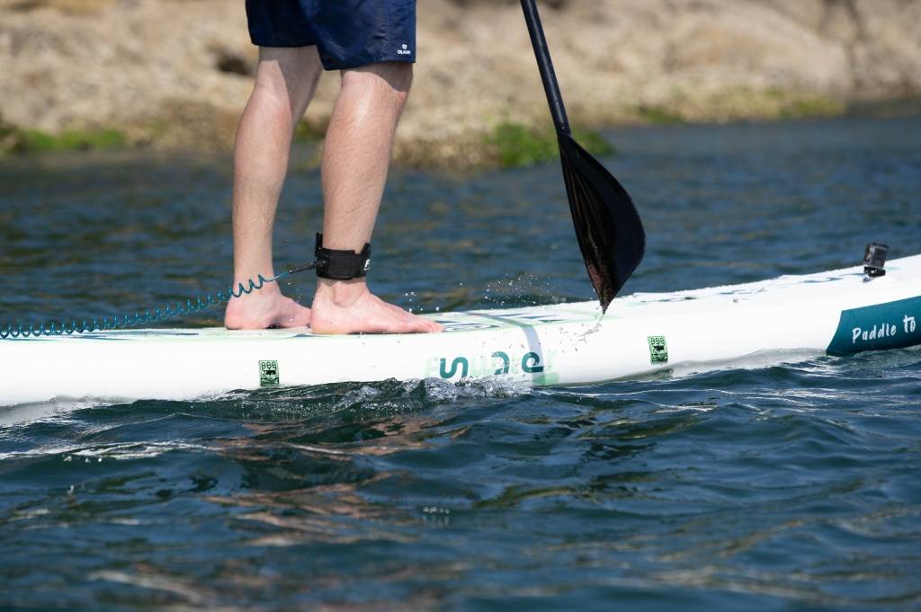 Funwater paddle for paddle boards in Canada lake are adjustable