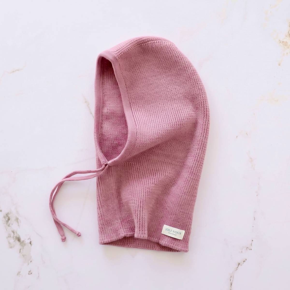 lange xl personnalisable broderie prénom bleu blanc ciel élégant de la marque suisse Joli Nous, un accessoire premium pour bébé, alliant design raffiné et qualité exceptionnelle