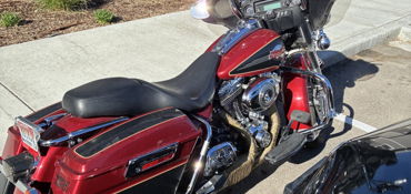 2007 HARLEY-DAVIDSON FLHTCU ULTRA CLASSIC ELECTRA GLIDE (TWO-TONE) motorcycle for rent near Nampa, ID