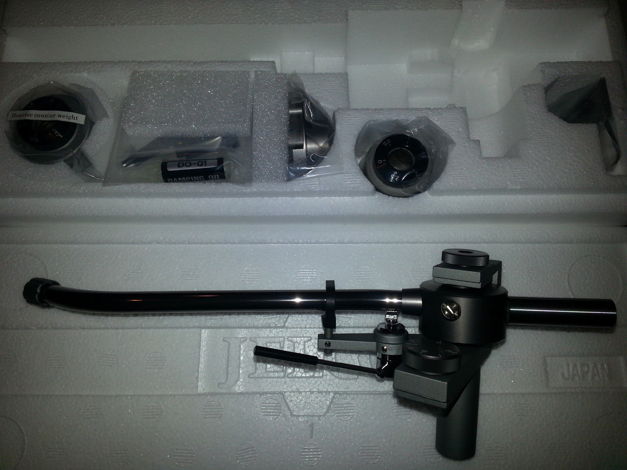 Jelco SA-750d 9" tonearm with heavier and regular count...