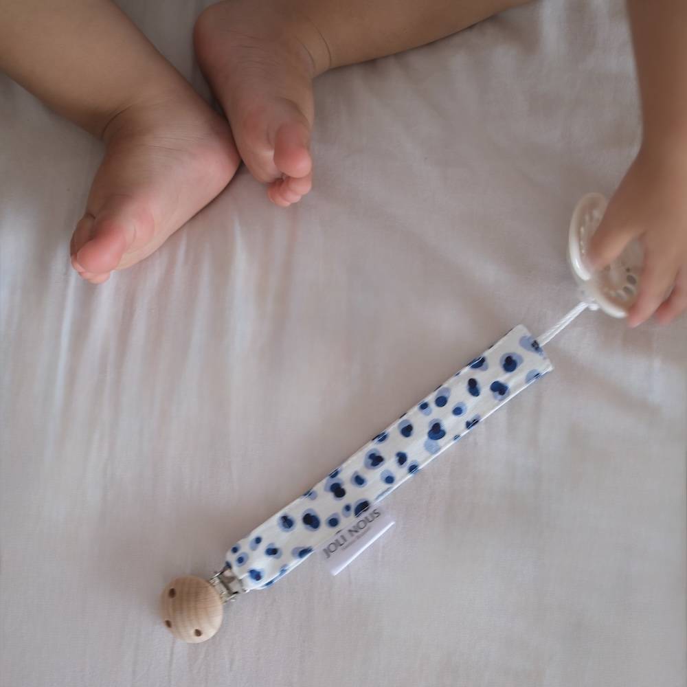 Lange XL et mini élégant de la marque suisse Joli Nous, un accessoire premium pour bébé, alliant design raffiné et qualité exceptionnelle OEKO-TEX GOTS