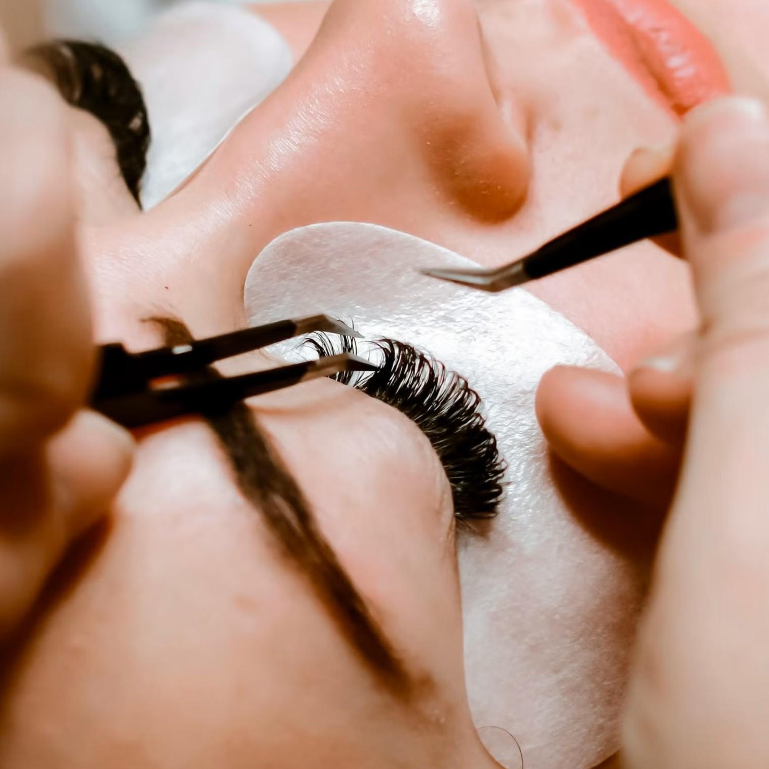 Beauty MADE by Kate logo