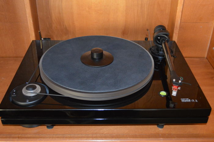 Music Hall MMF-7.1 Turntable and Cartridge