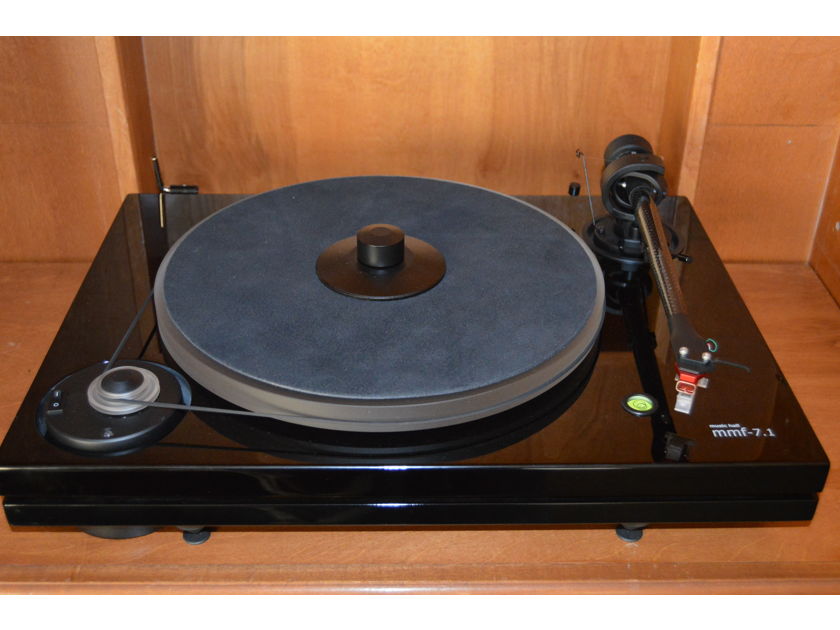 Music Hall MMF-7.1 Turntable and Cartridge
