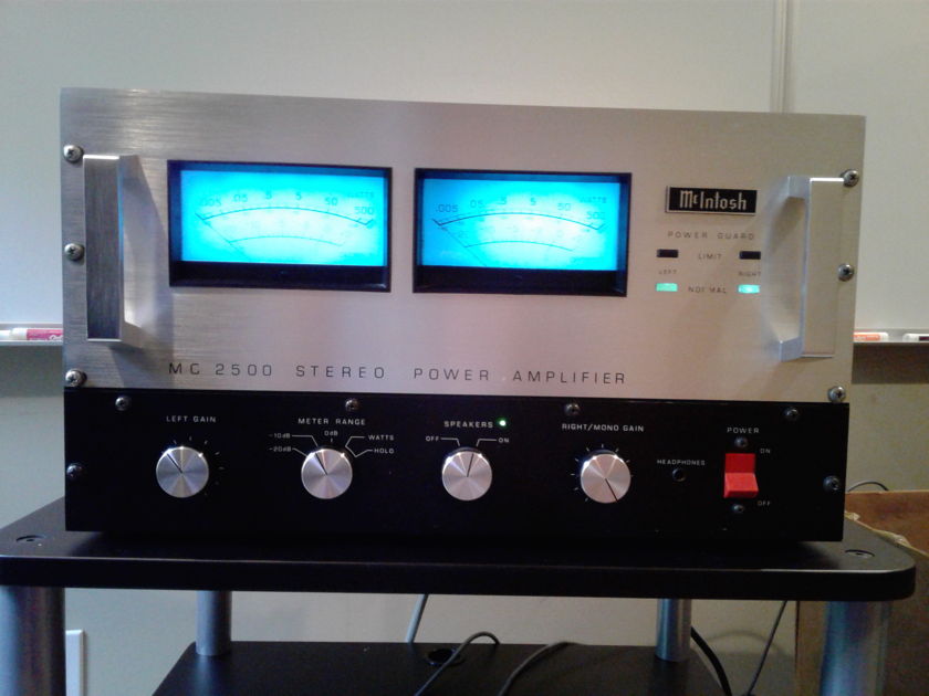 McIntosh MC-2500 500W Stereo Power Amplifier