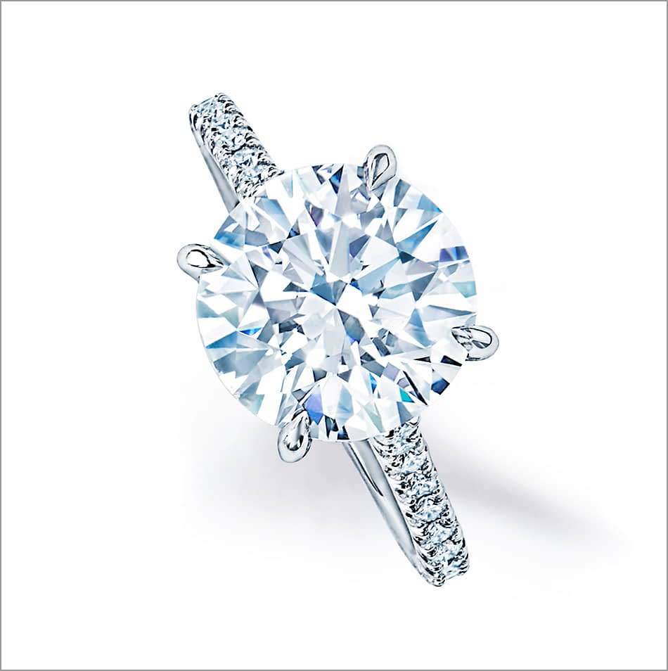 Close up Kwiat round diamond
