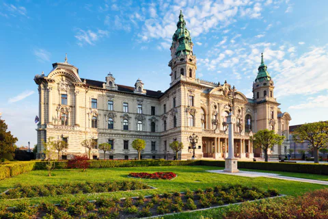 Private day trip from Budapest to Gyor, Bratislava & back
