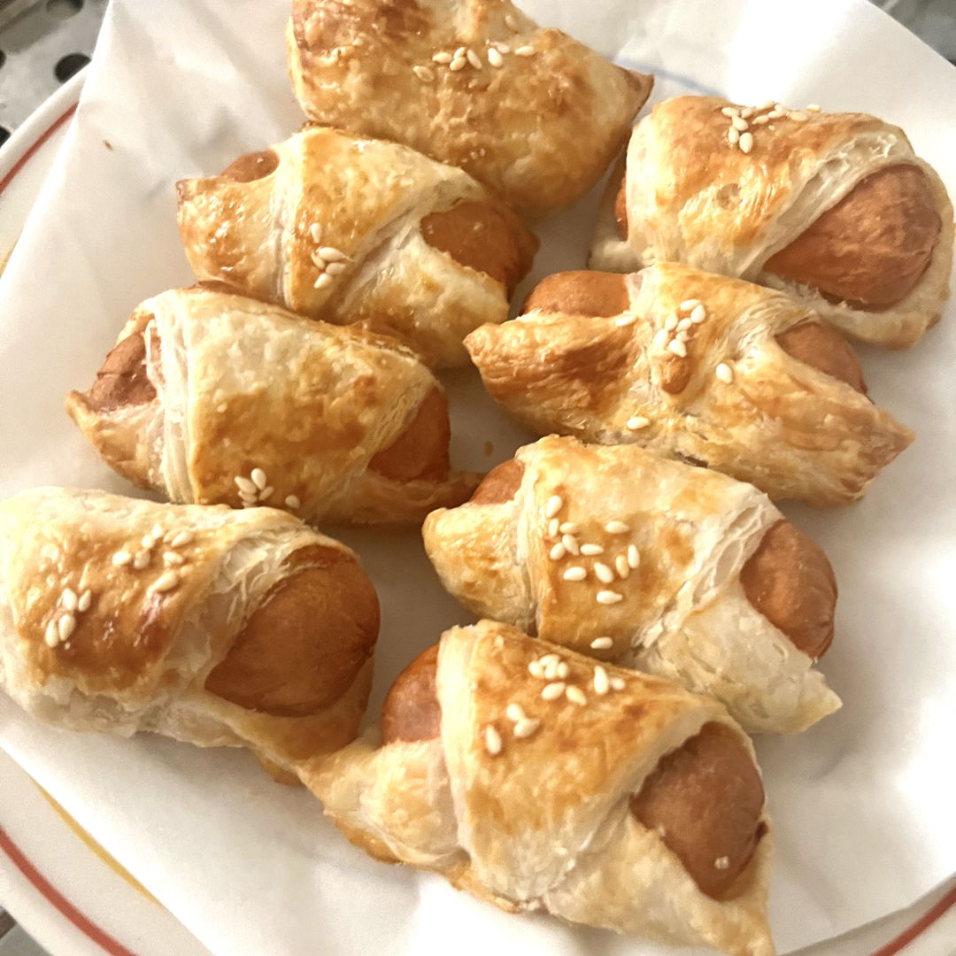 Cocktail sausages pastries 😃🙌🏻

So tasty and delicious 🤤