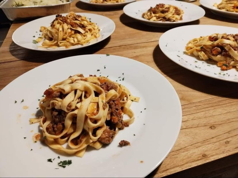 Home restaurants Invorio: Three-course menu with cooking demo