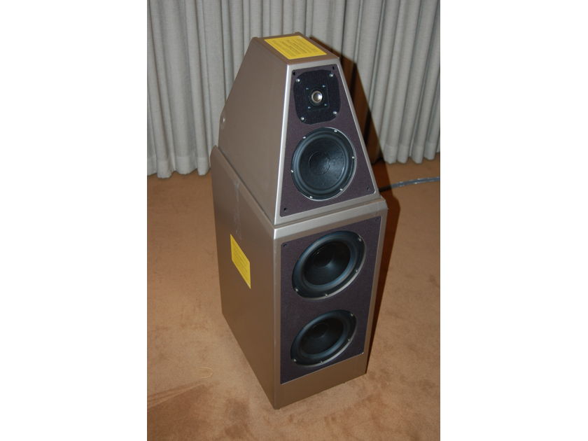 Wilson Audio Watt Puppy 8 Dual Floorstanding Speakers in Mint Condition