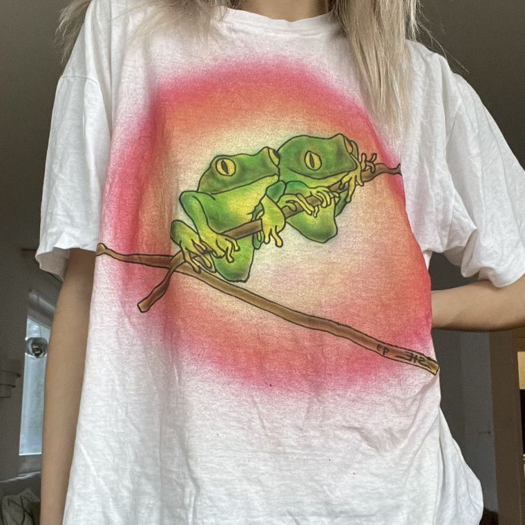 frog shirt 🐸