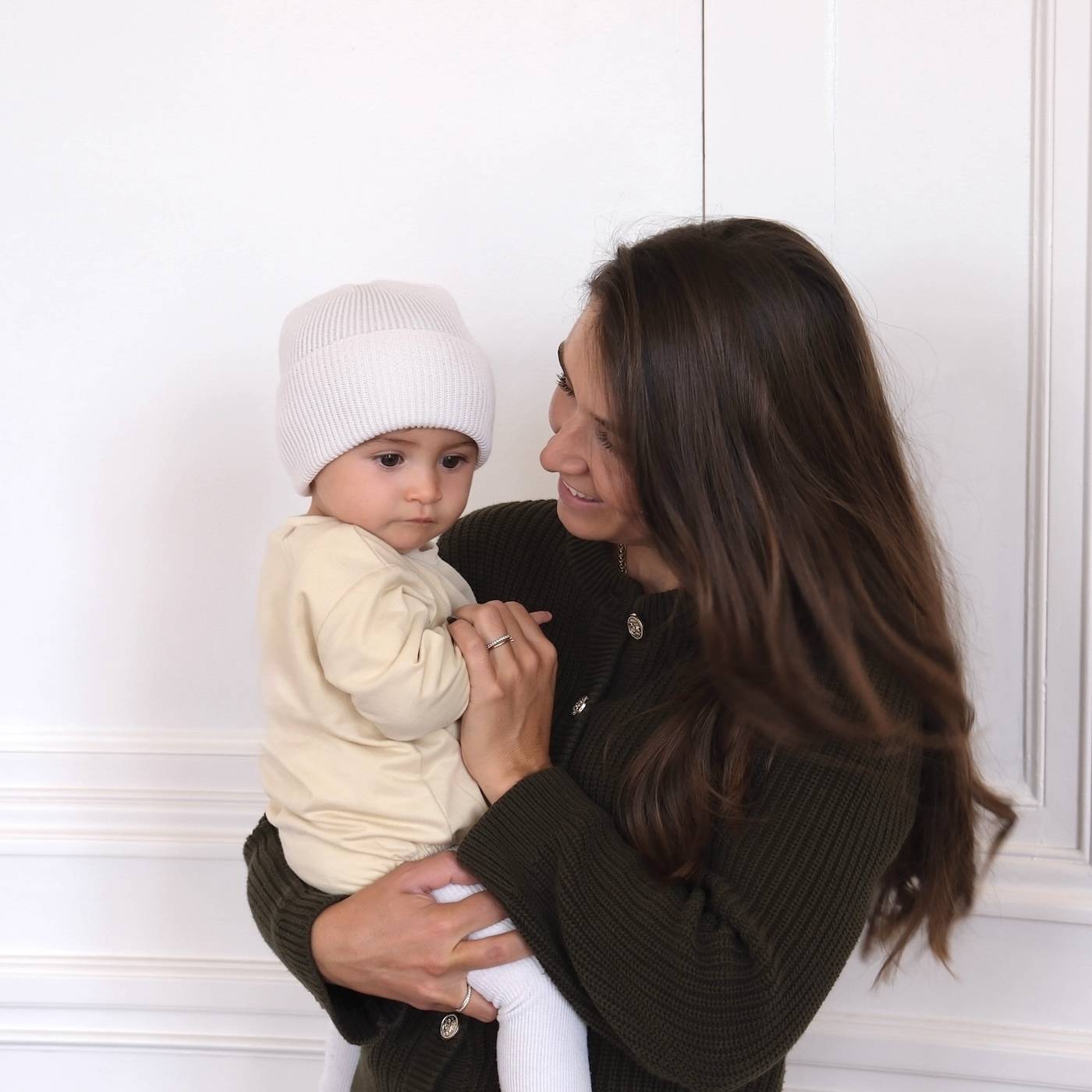 bonnet joli nous tour de cou tricot laine mérinos cashwool Italie bébé enfant junior et adulte qualité élégance premium marque suisse excellence