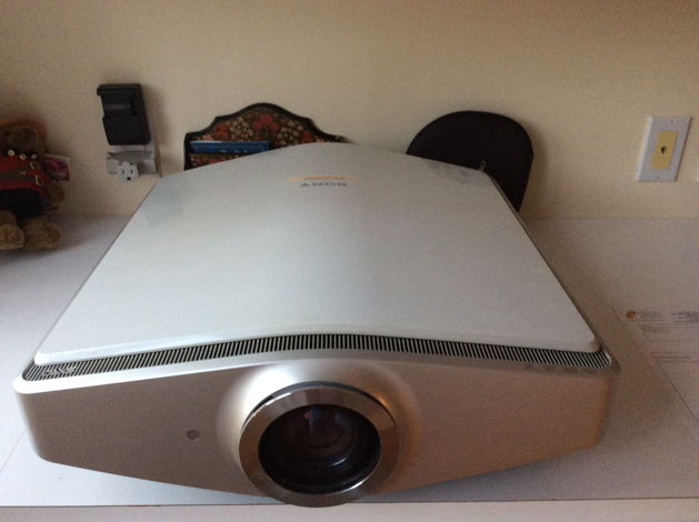 Sony VPL VW-100 SXRD  Projector--The "Ruby"--price reduced