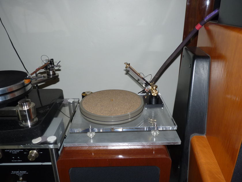 PRE Audio turntable  with PRE Audio Air Tangent tonearm new